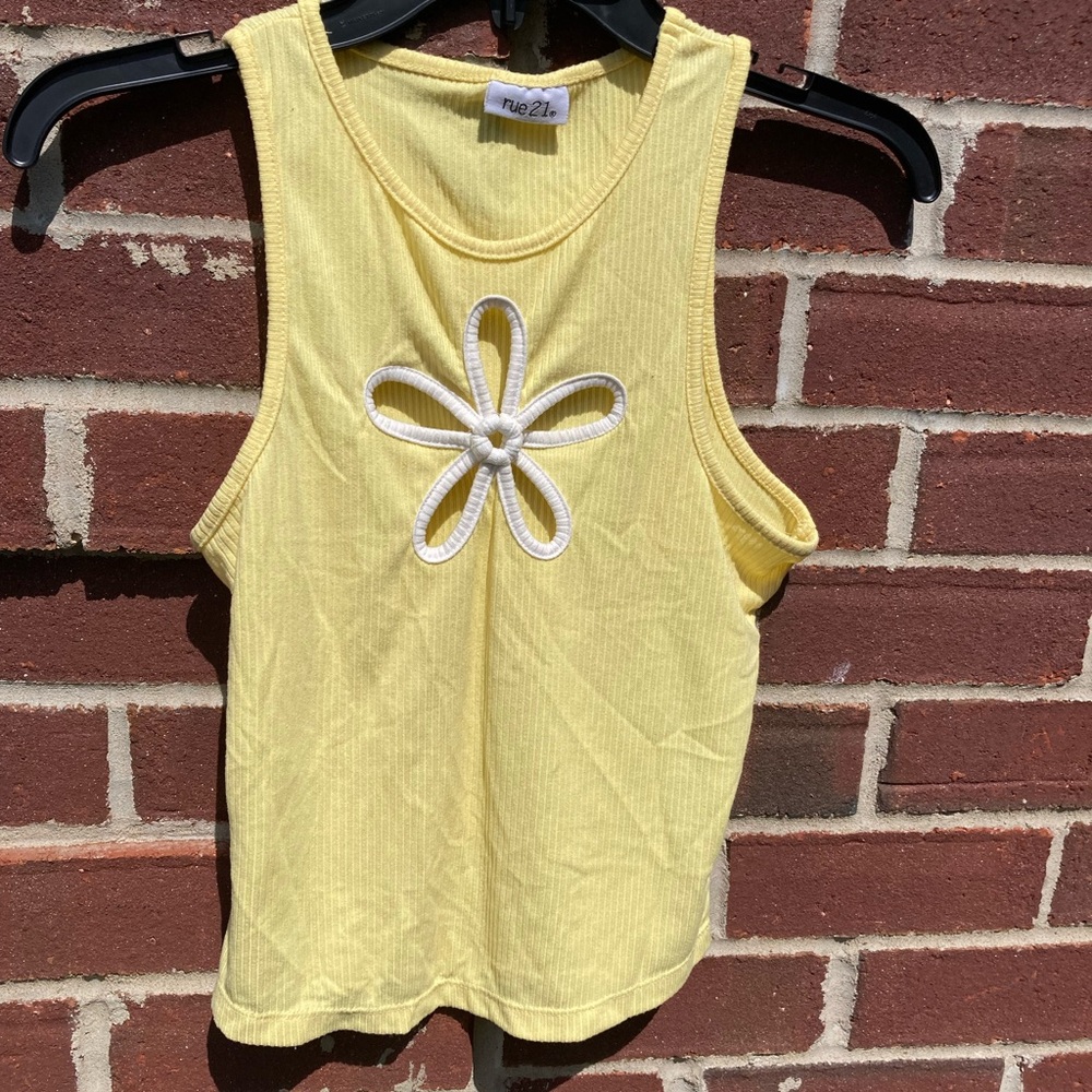 Rue21 Yellow Tank Top with White Floral Accent Size Small (DD)